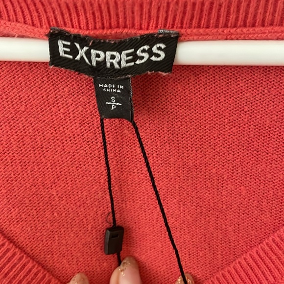 Express sweaters - Picture 4 of 5